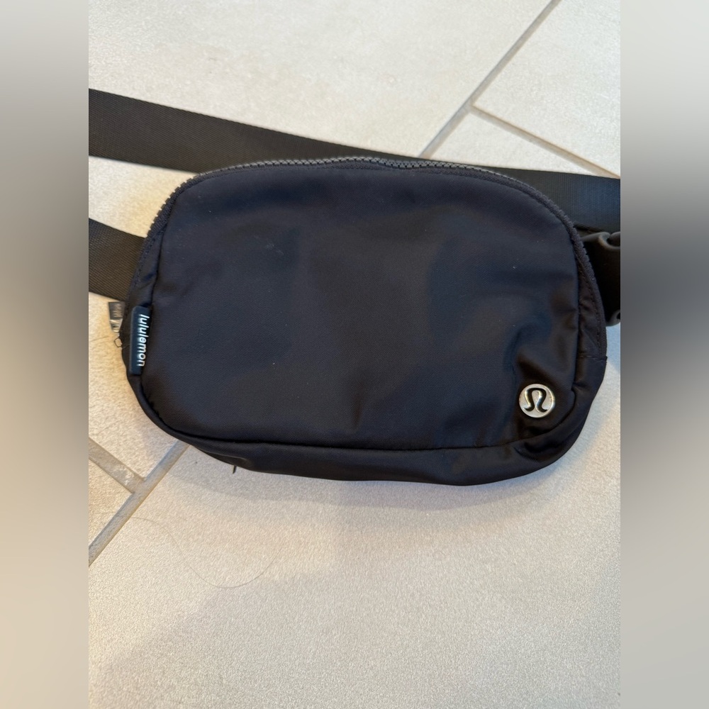 Lululemon belt bag